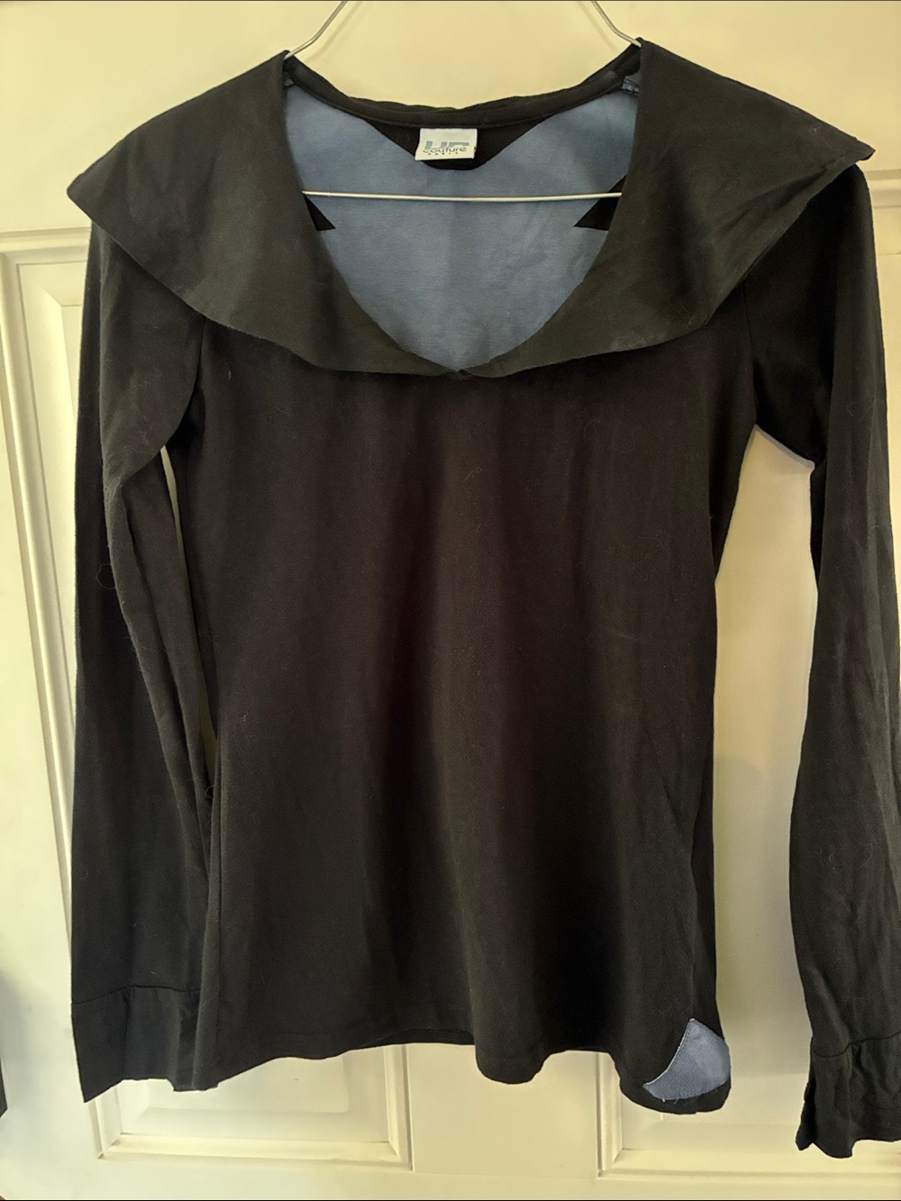 UP Couture Helps posture Black Long-Sleeve Top with Wide Folded Collar